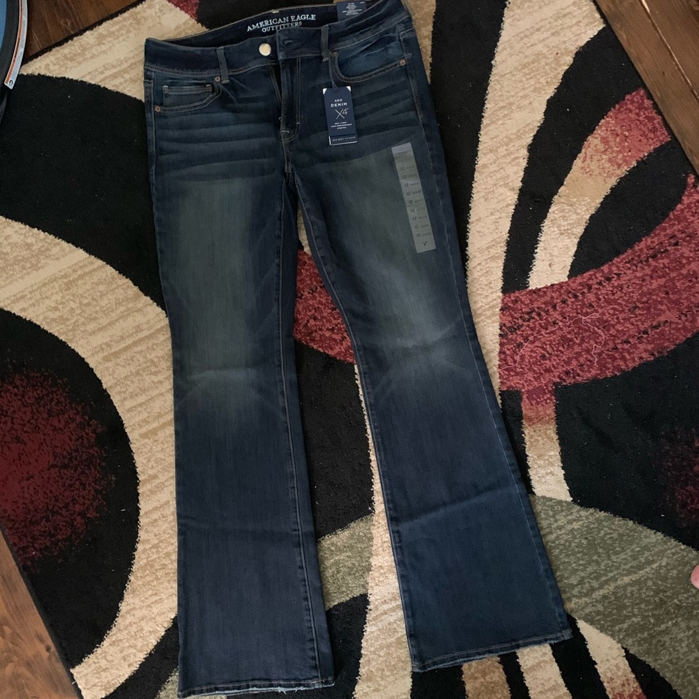 NWT •Kick Boot Mid Rise American Eagle Jeans• 12